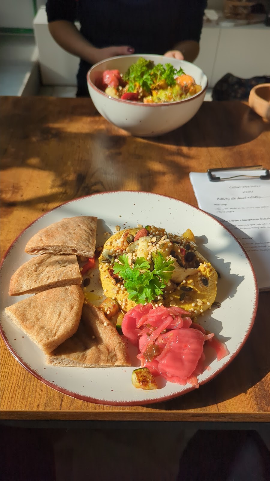 VIBE Superfood Bistro: food & drinks