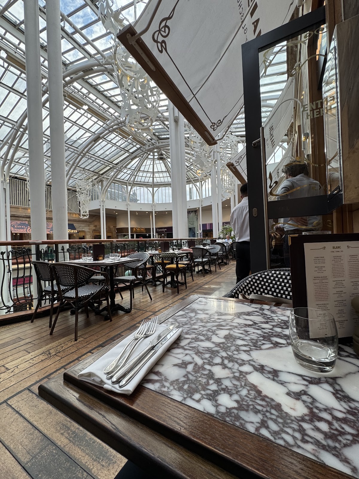 Maison by Glaschu: the place