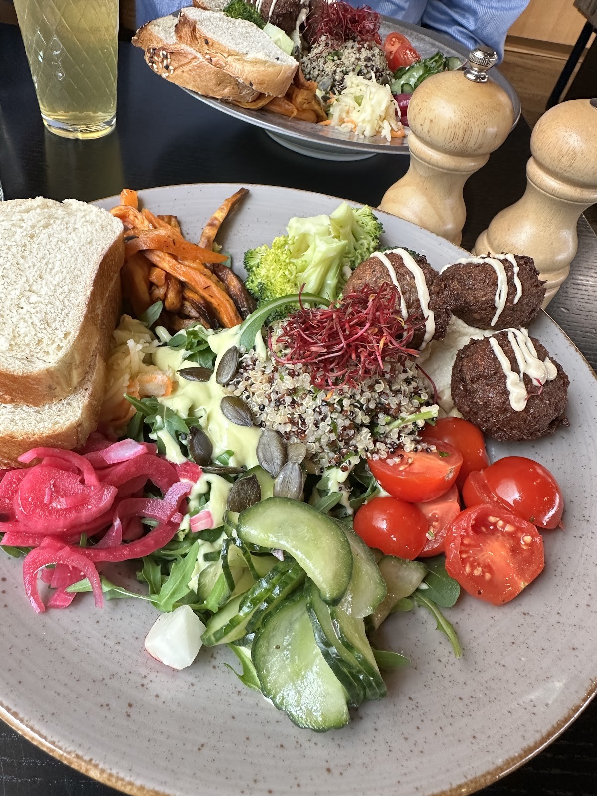 Life Deli: food & drinks