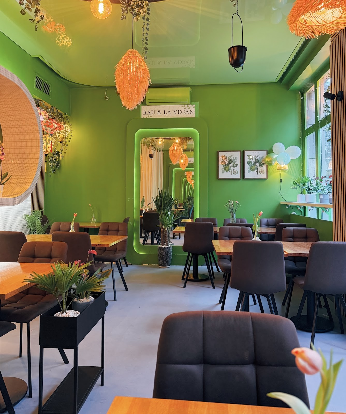 RAU & LA Vegan: the place