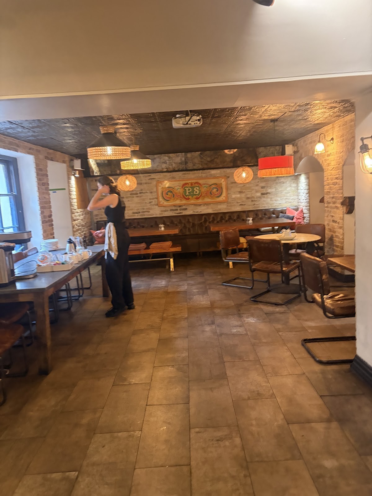 Racks Bar & Kitchen: the place