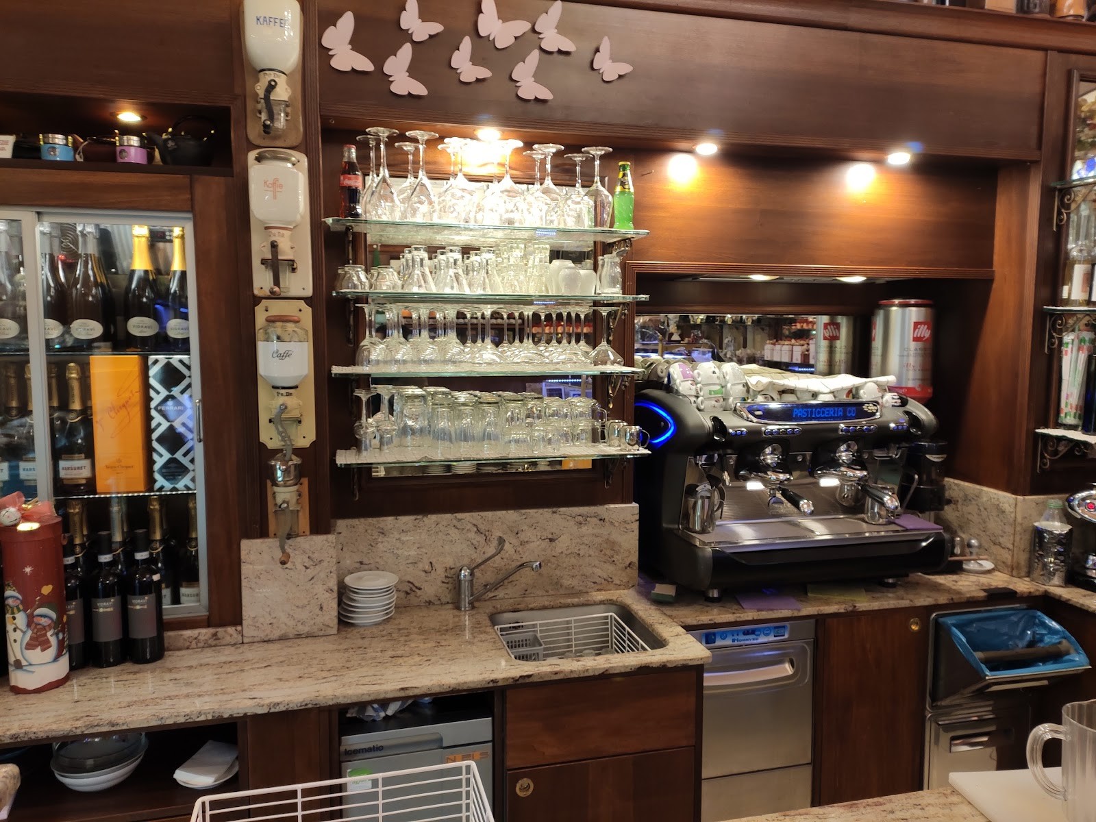 Pasticceria San-Salvador: the place