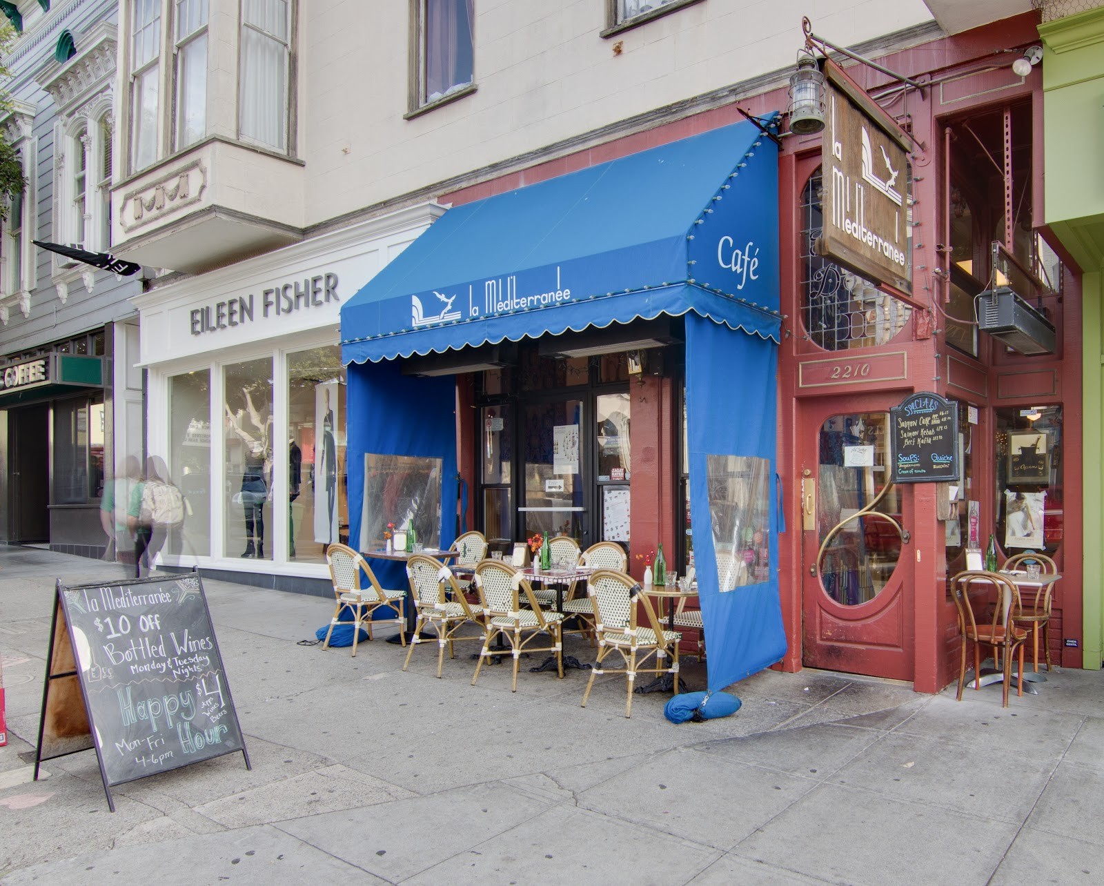 La Mediterranee: the place