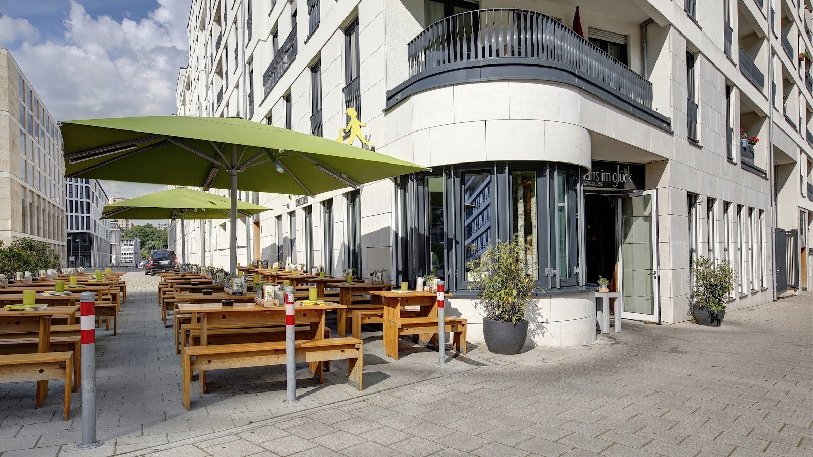 HANS IM GLÜCK - STUTTGART Europaviertel: the place