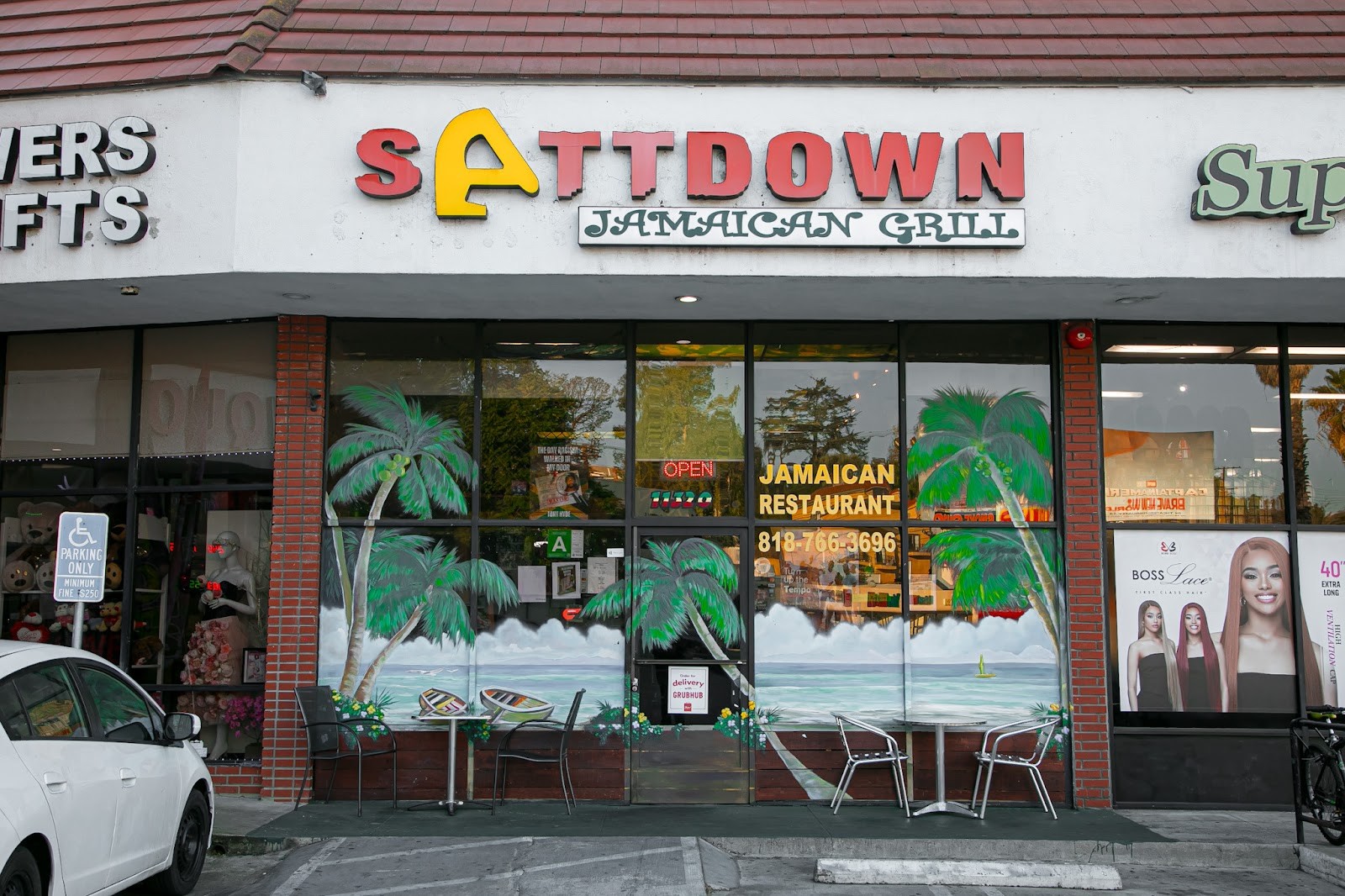 Sattdown Jamaican Grill: the place