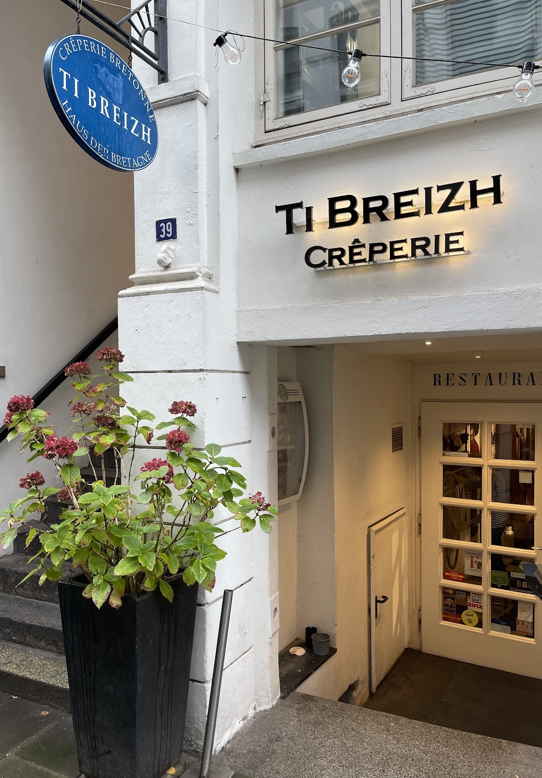 Ti Breizh - Crêperie: the place