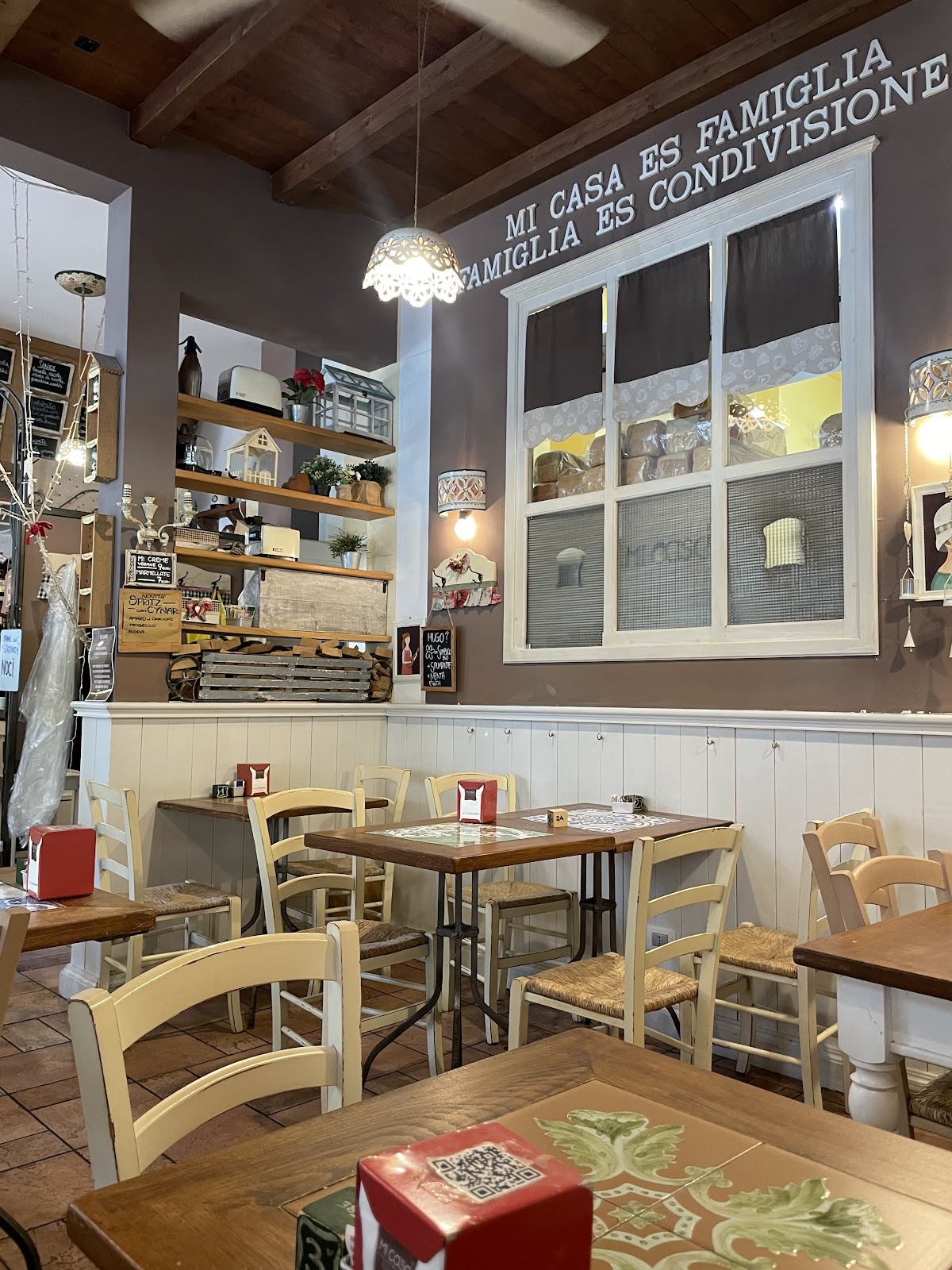 Mi casa Toasteria: the place