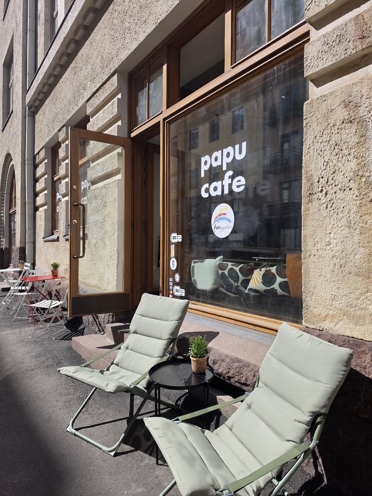 Papu Cafe: the place