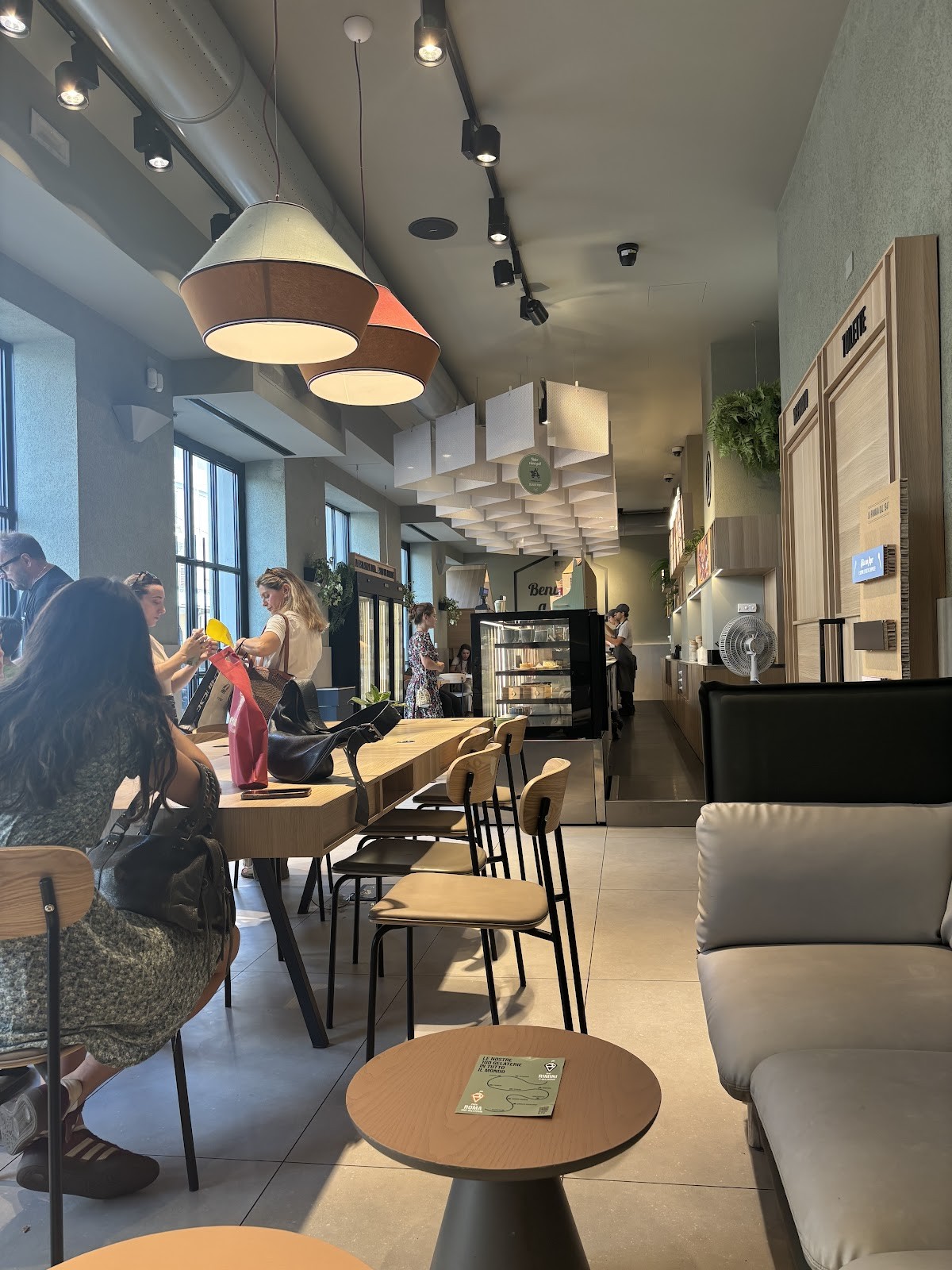 Gelateria La Romana - Viale Col di Lana: the place