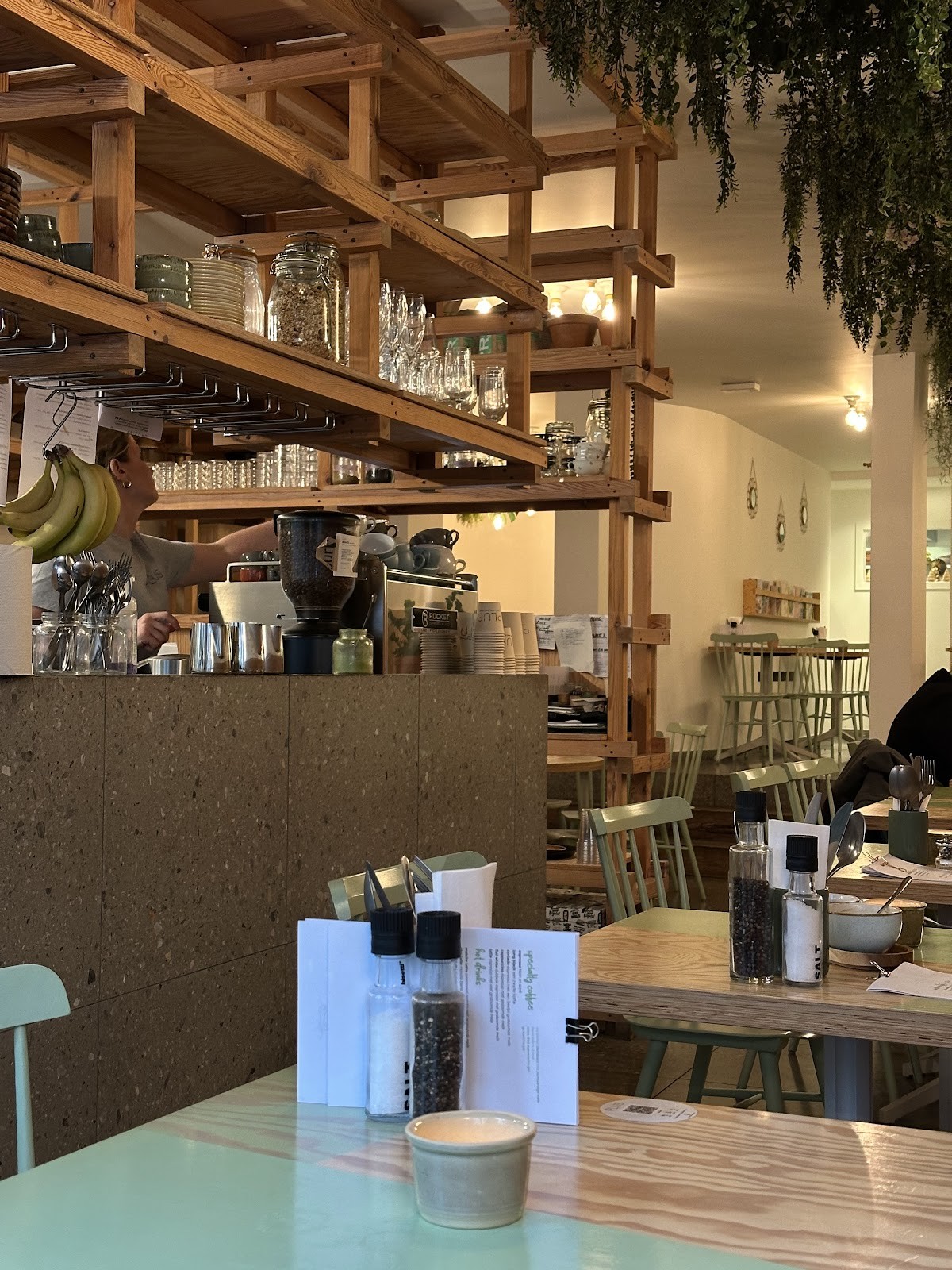Plus+ | Breakfast & Lunch Spot in Ghent: the place