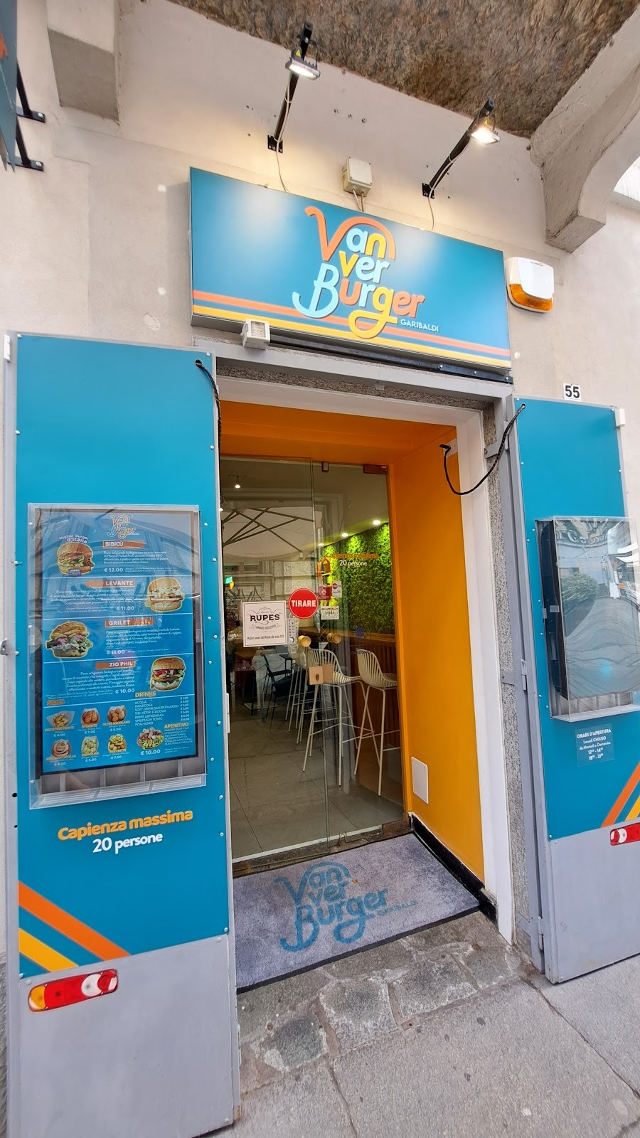 Van Ver Burger Garibaldi: the place