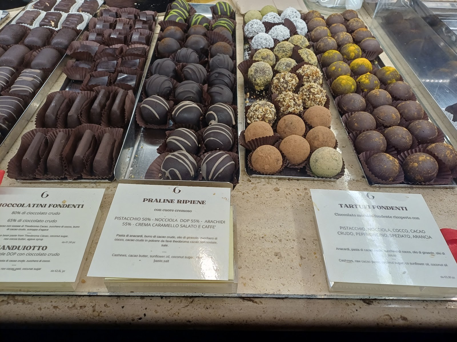 Grezzo Raw Chocolate: food & drinks