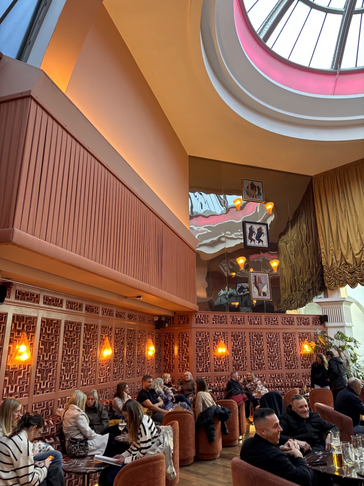 Cosy Club: the place
