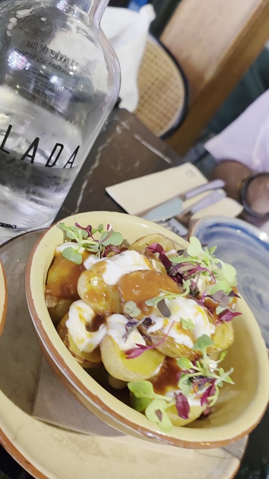 VELADA - Tapas Plant-Based y Cócteles en Barcelona: food & drinks