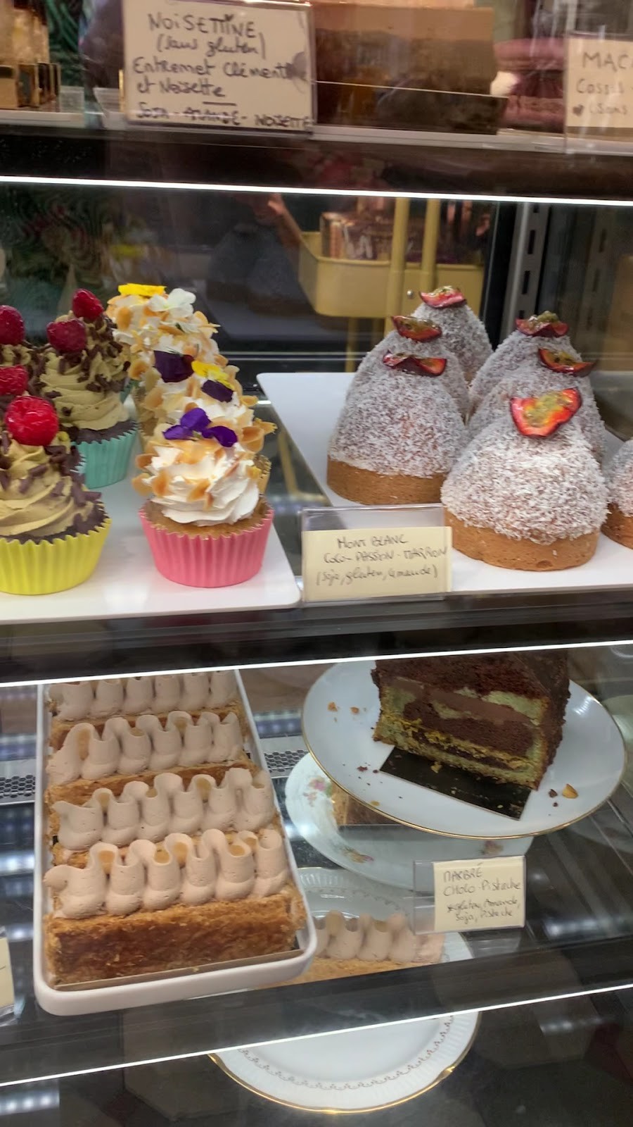 Jo and Nana Cakes: food & drinks