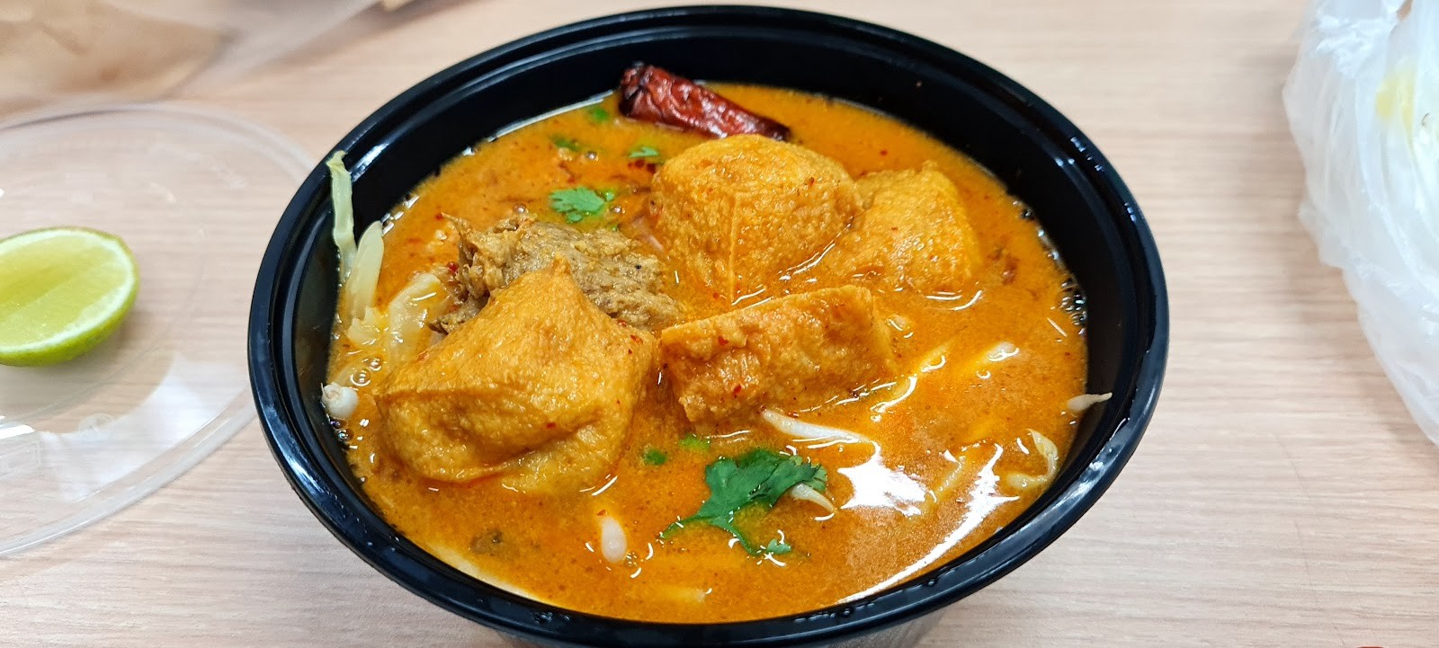 Thai Hom - ไทยหอม: food & drinks