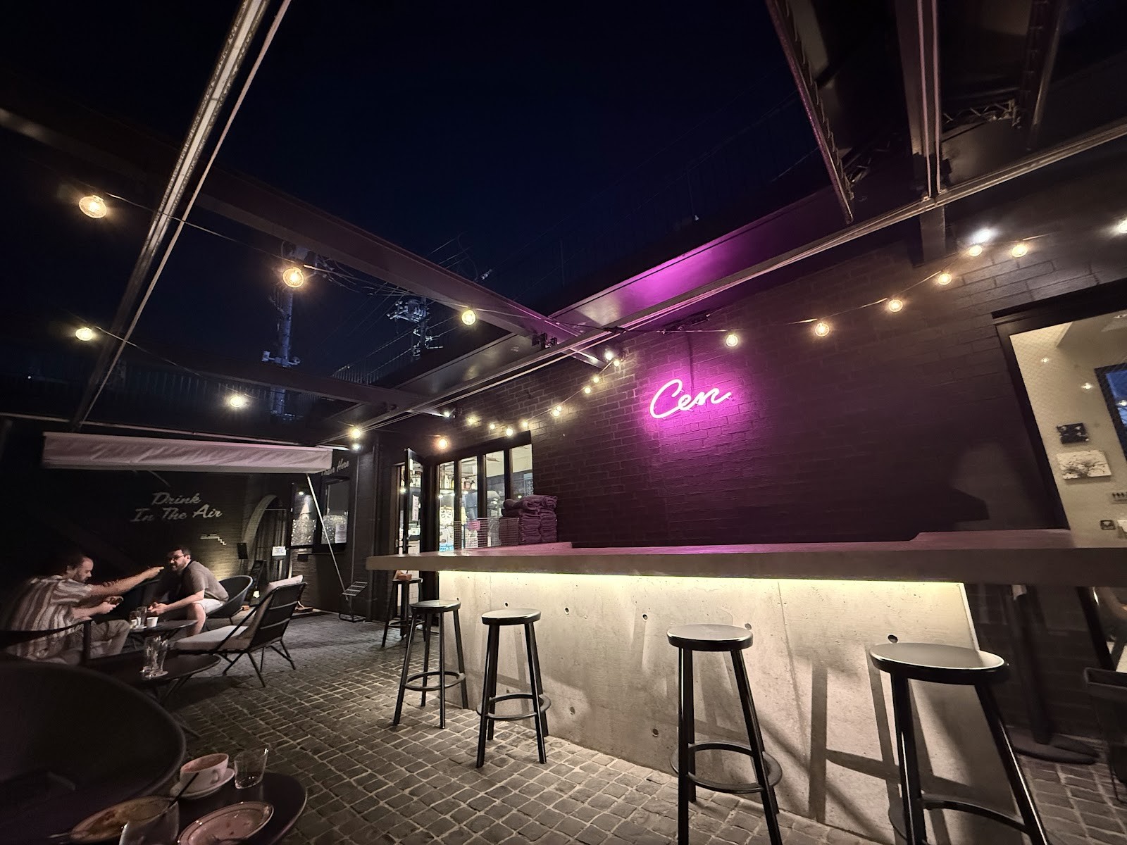 Cen Diversity Hotel & Cafe: the place