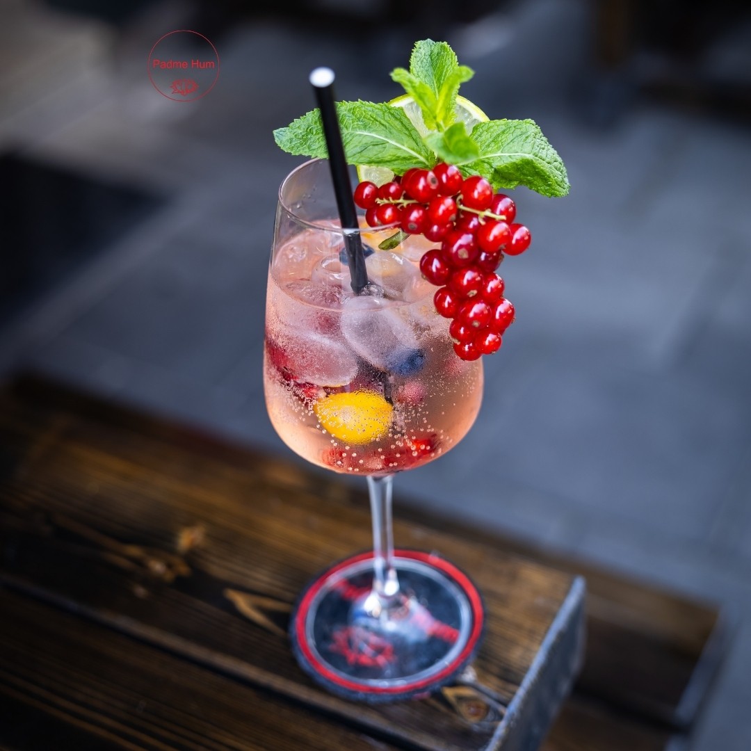 Padme Hum: food & drinks