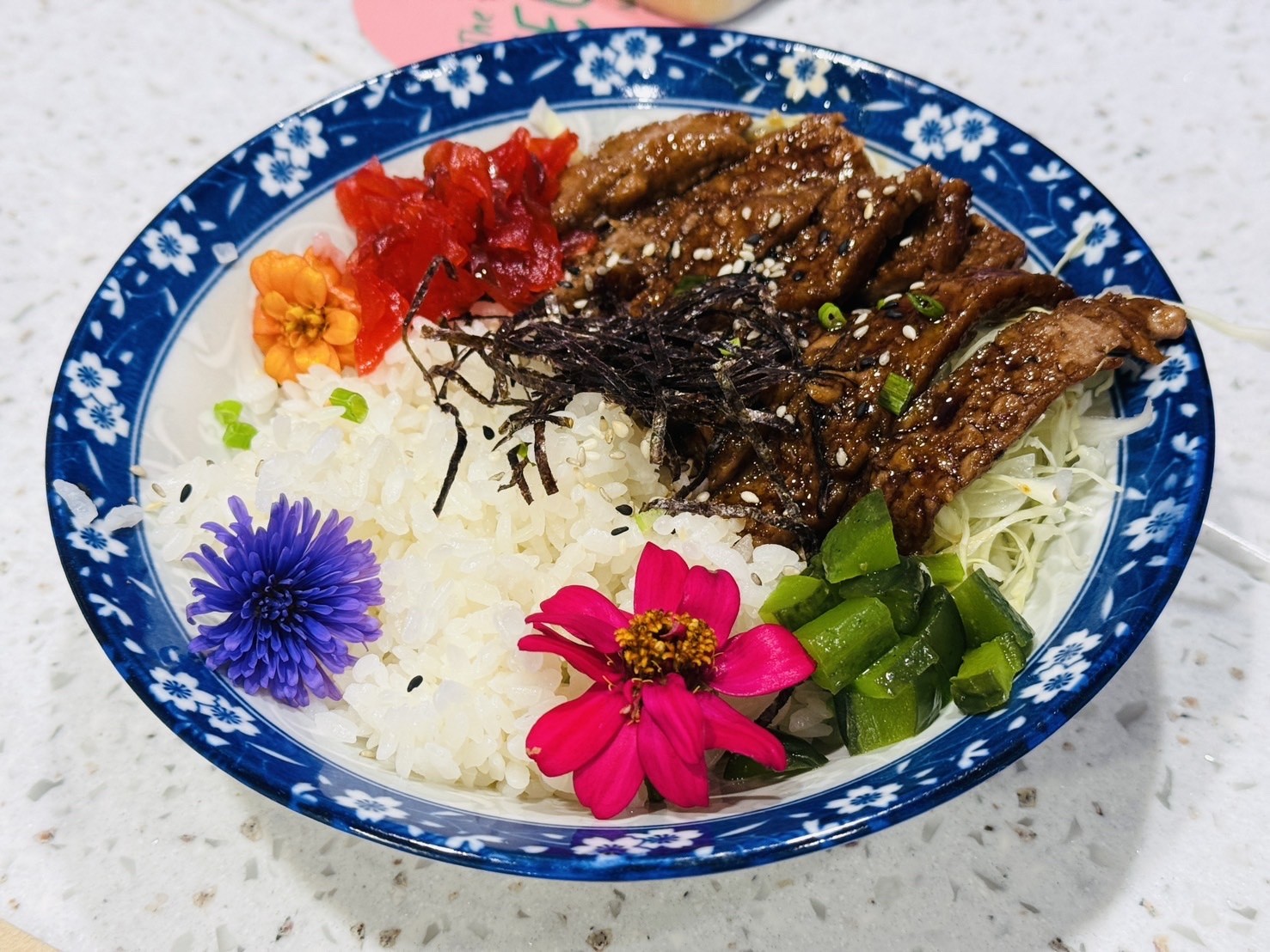 Nature’s Charm Cafe: food & drinks