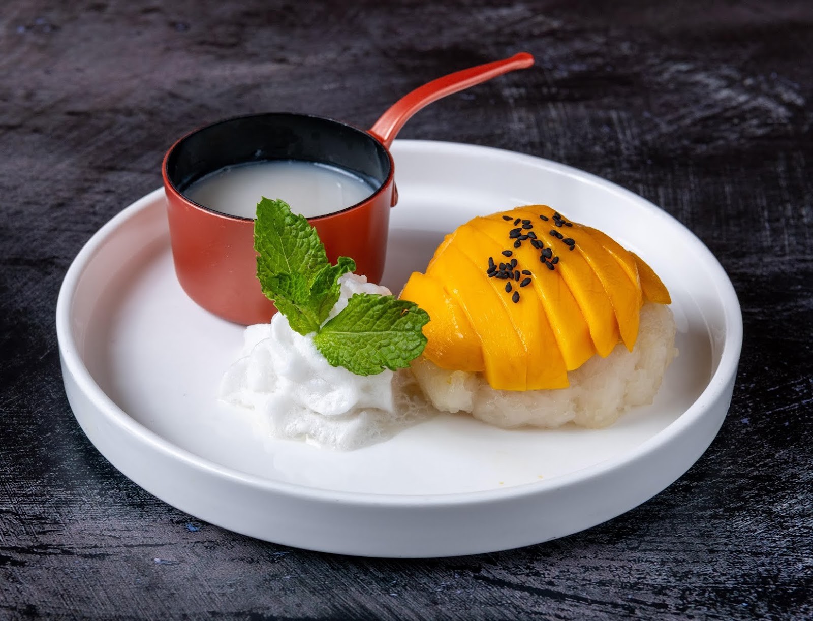 Aloy Modern Thai: food & drinks