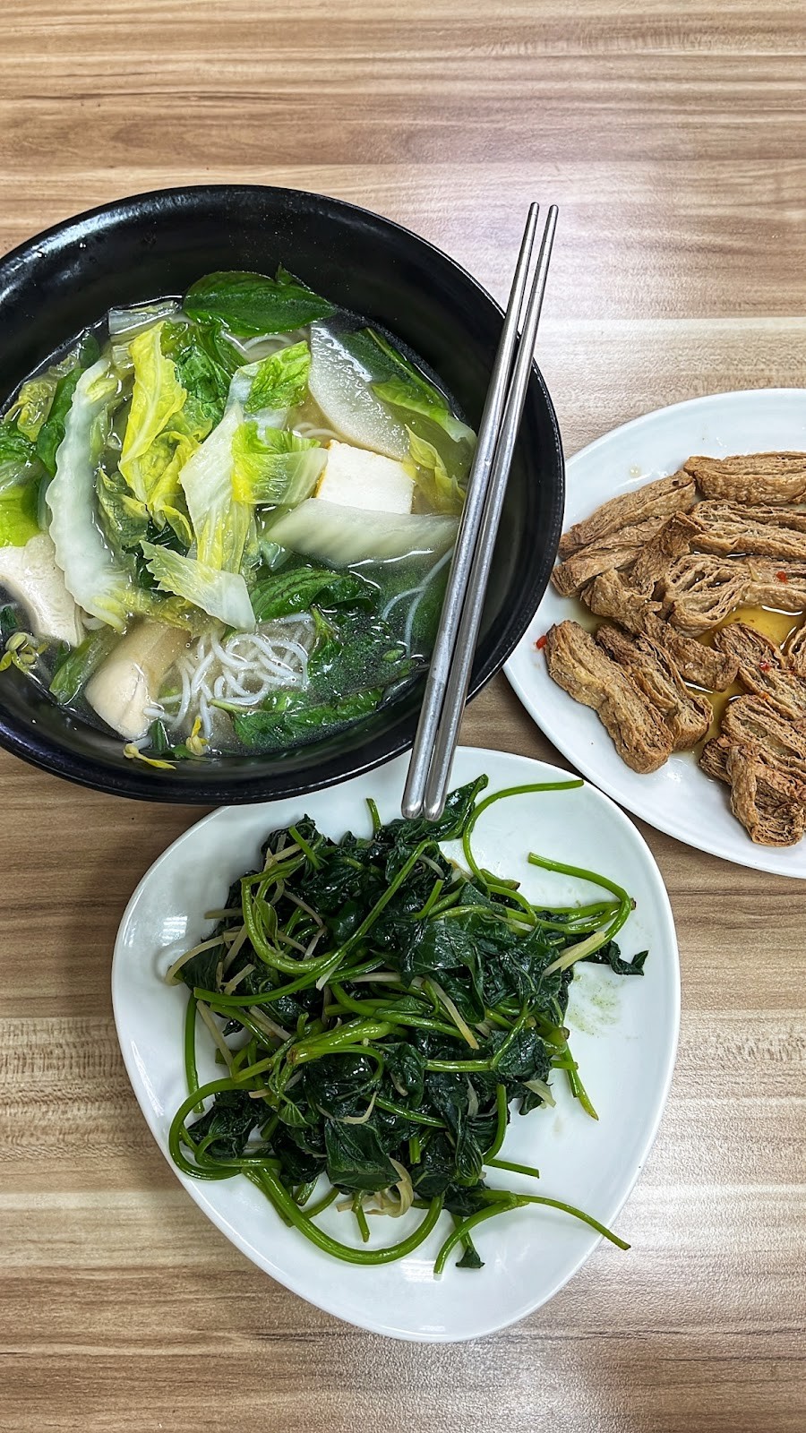 Lianjie Healthy Vegetarian - 蓮潔養生素食(原越南養身素食): food & drinks
