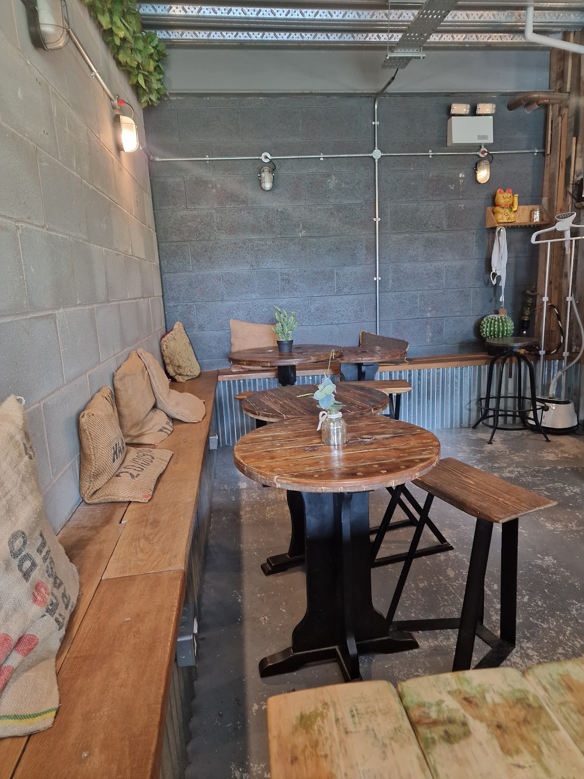 The Red Berry Club: the place