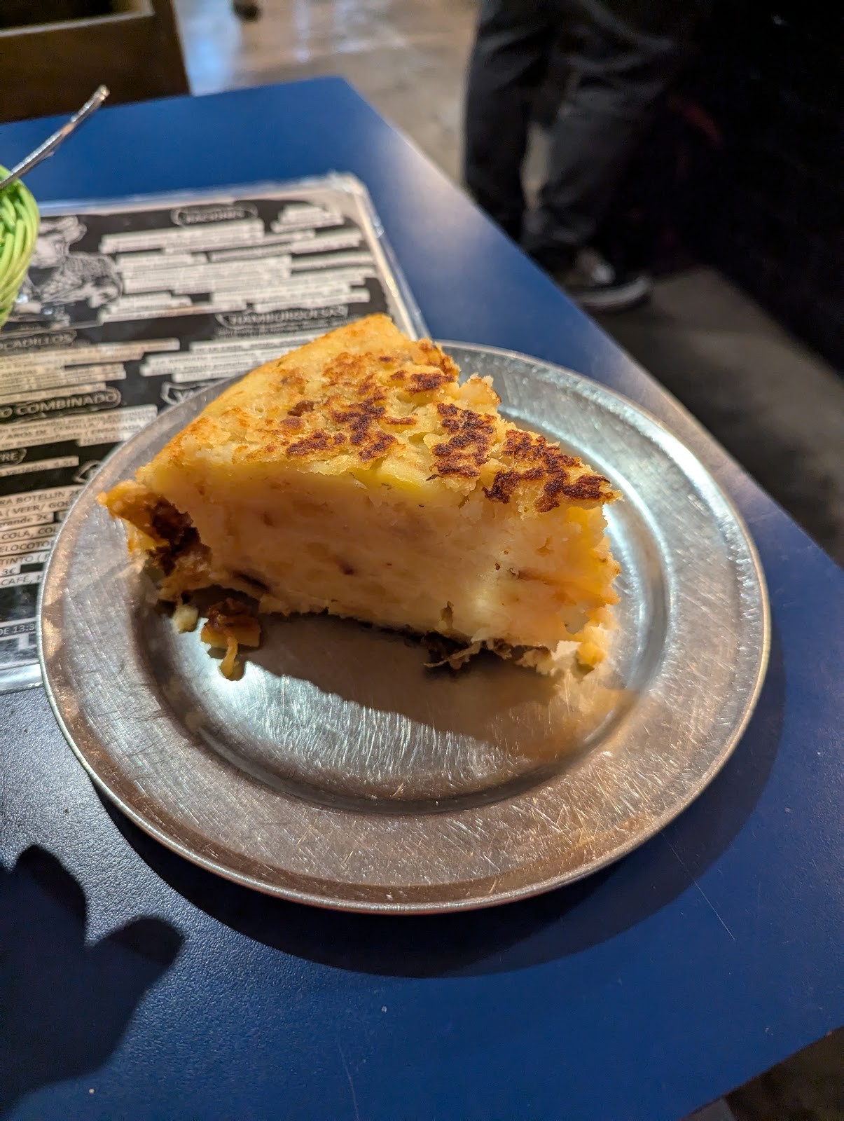 B13 bar: food & drinks