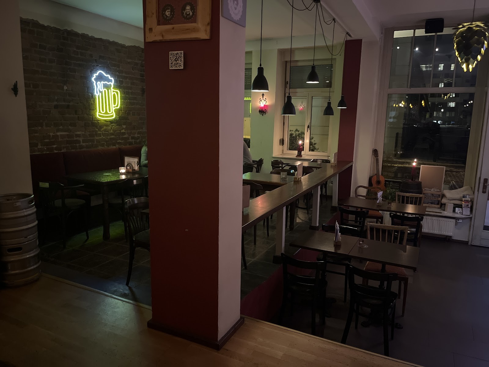 Dr. Hops - Craft Beer Bar: the place