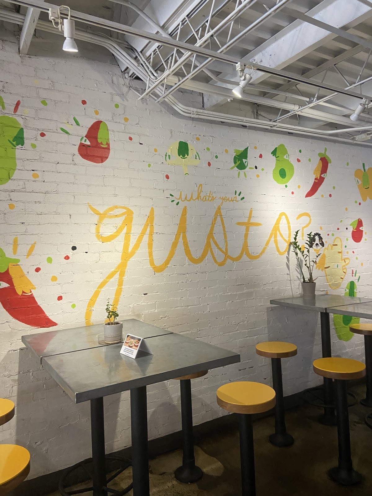 gusto! - healthy bowls & wraps: the place