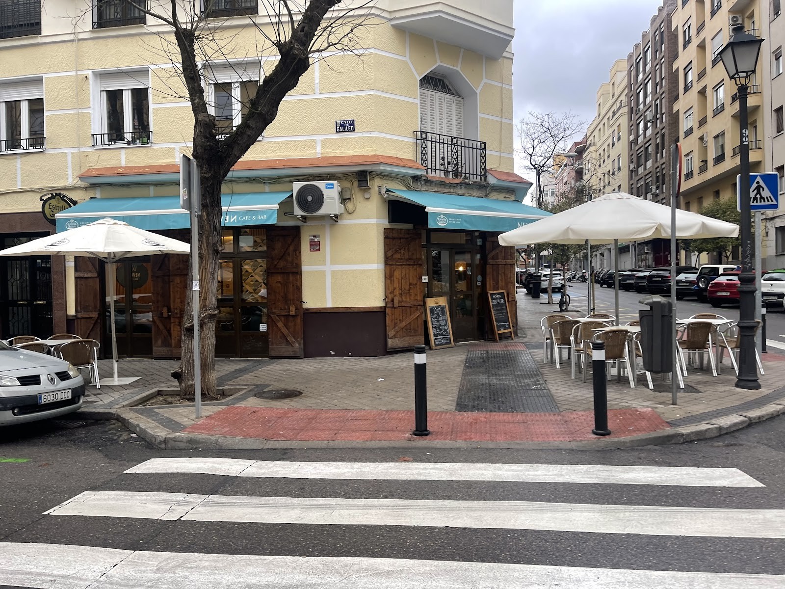 Newen Café & Bar: the place