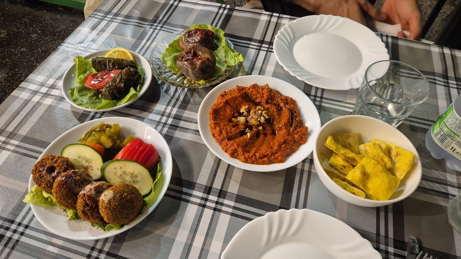Zeet & Zaatar: food & drinks