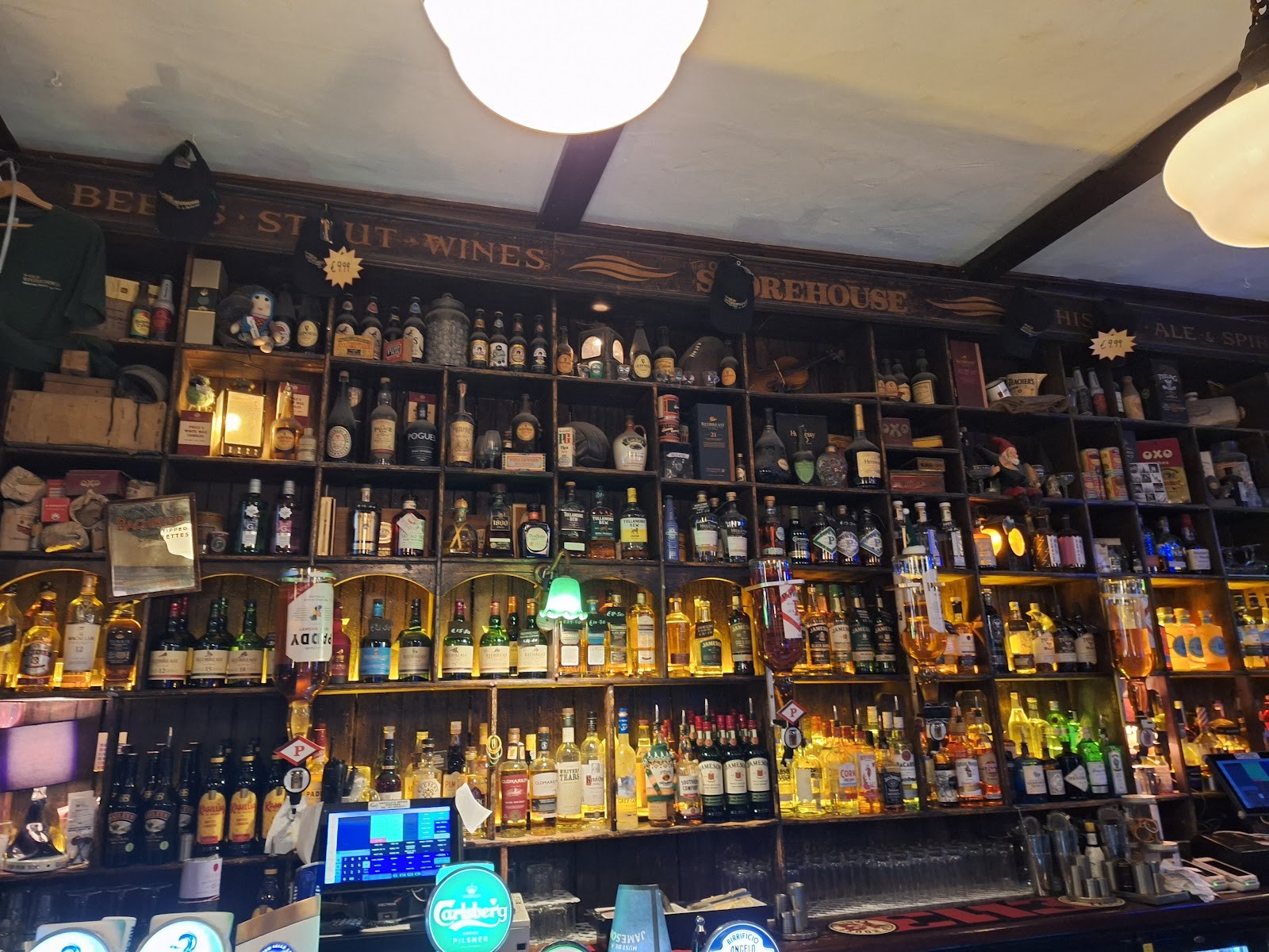 The Old Storehouse Bar and Restaurant: the place