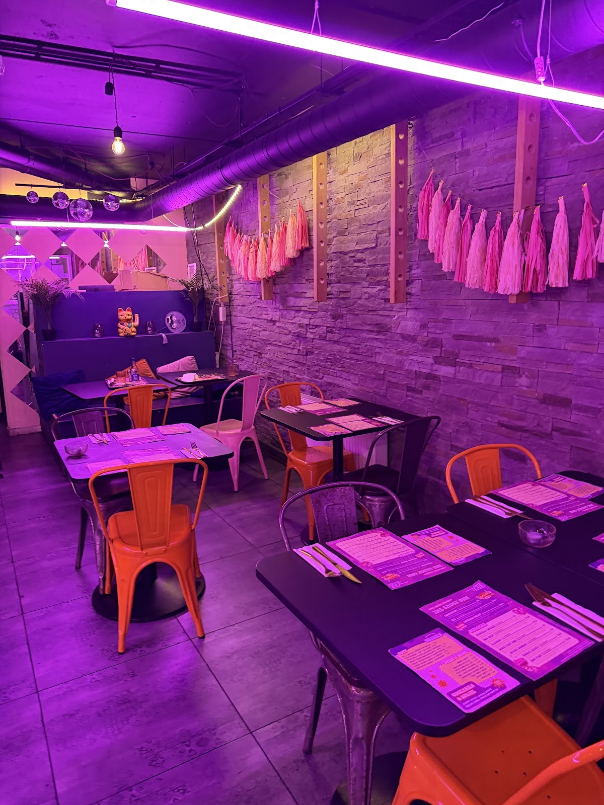 The Saucy Cow Vegan Food Temple Bar: the place