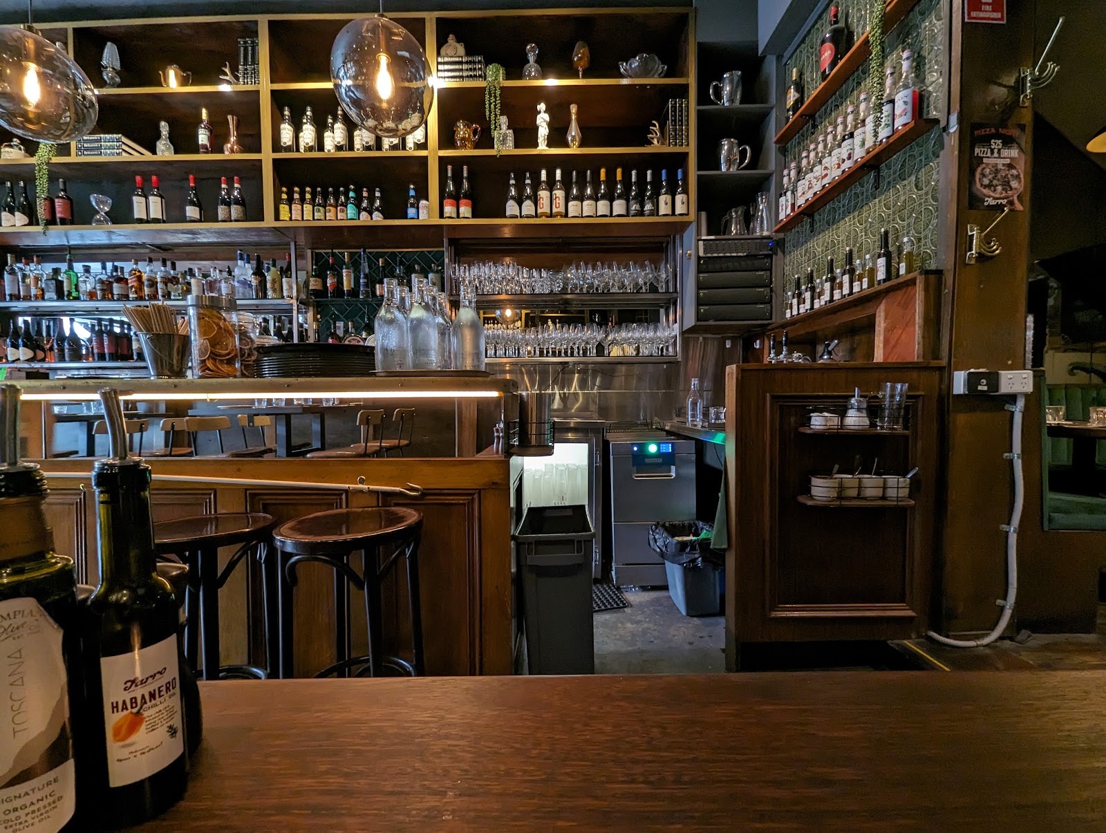Farro Pizzeria & Bar Windsor: the place