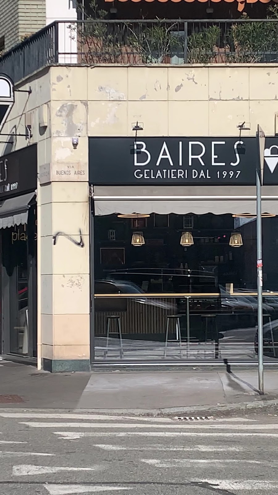 Gelateria Baires 1997: the place