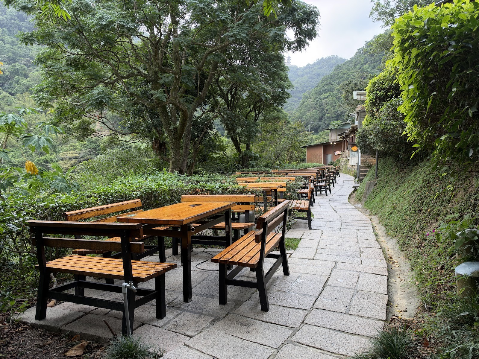 Yāo Yuè Chá Fāng 邀月茶坊: the place