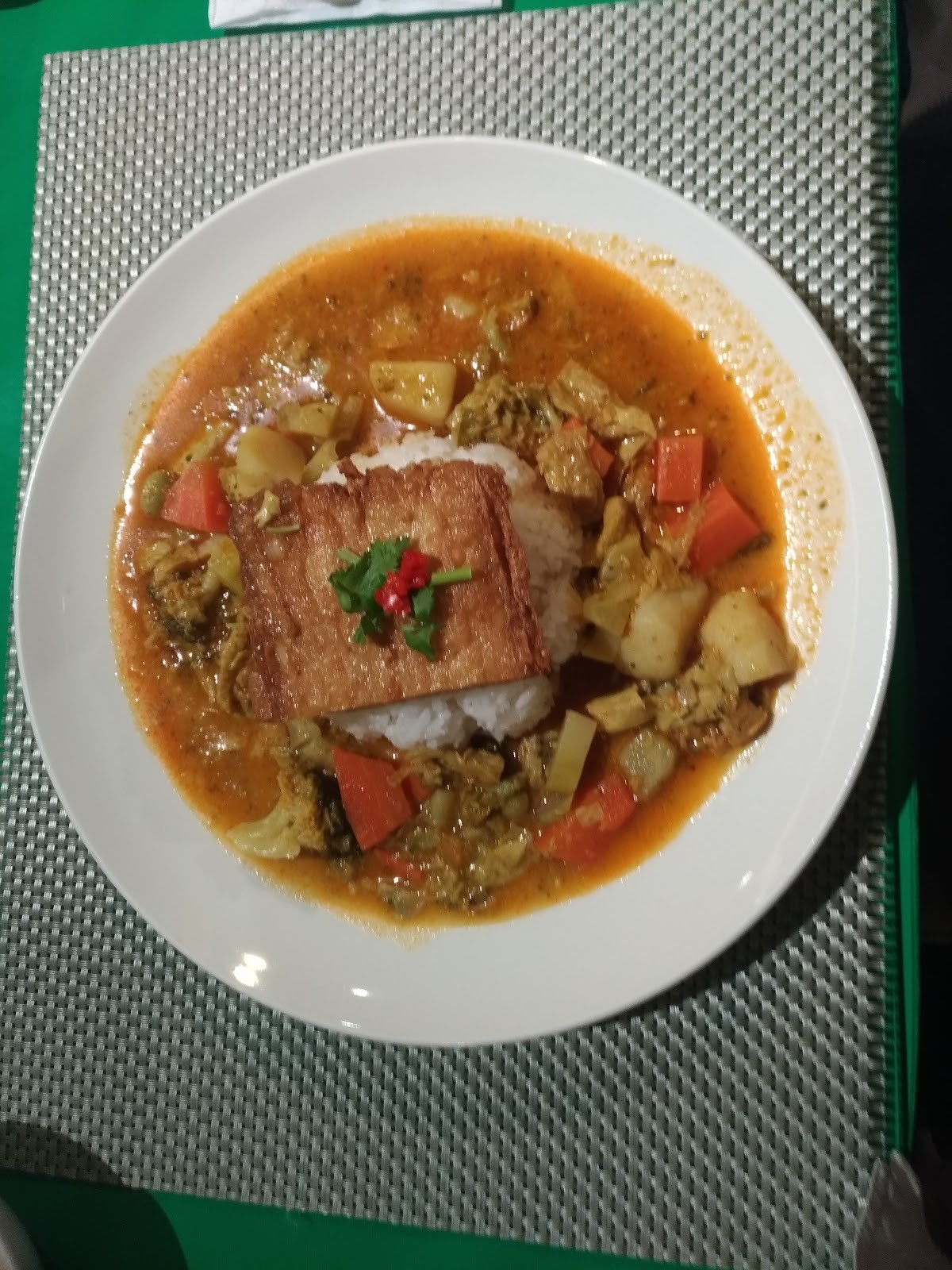 Meimen FángKōngDòng 梅門防空洞: food & drinks