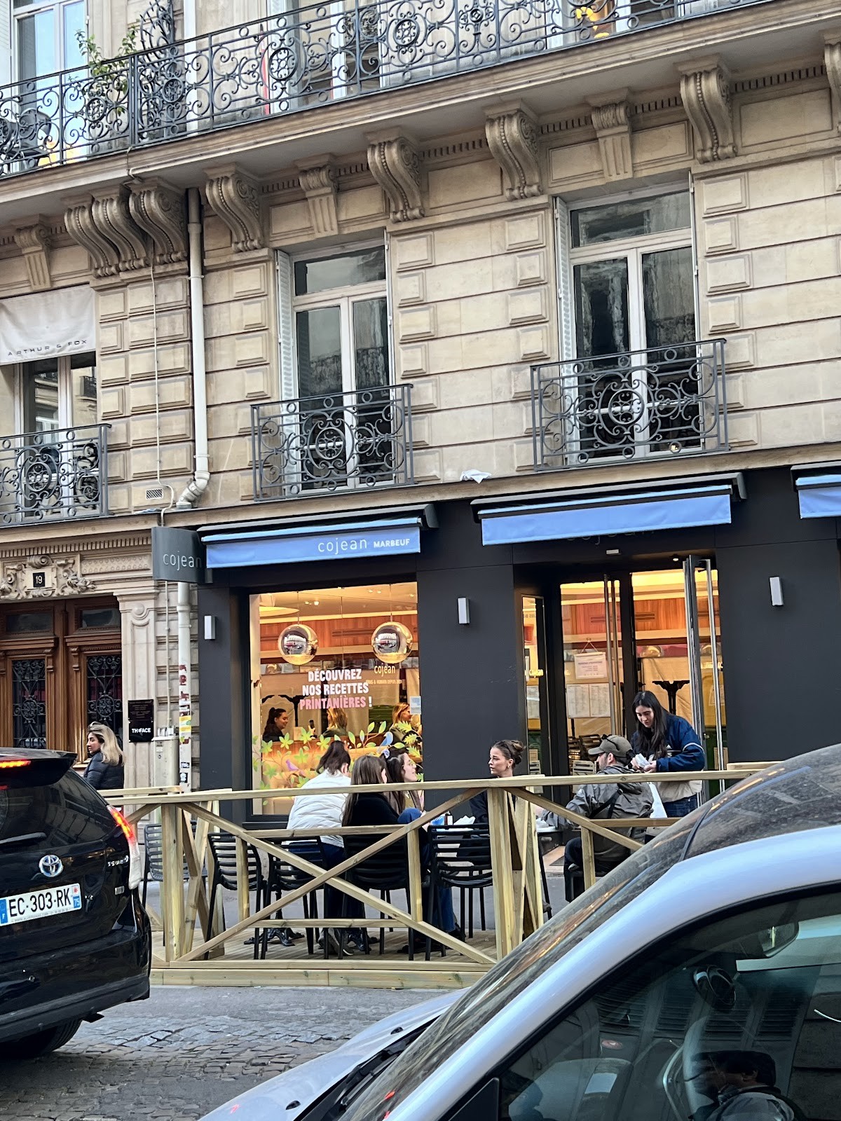 Cojean Marbeuf: the place