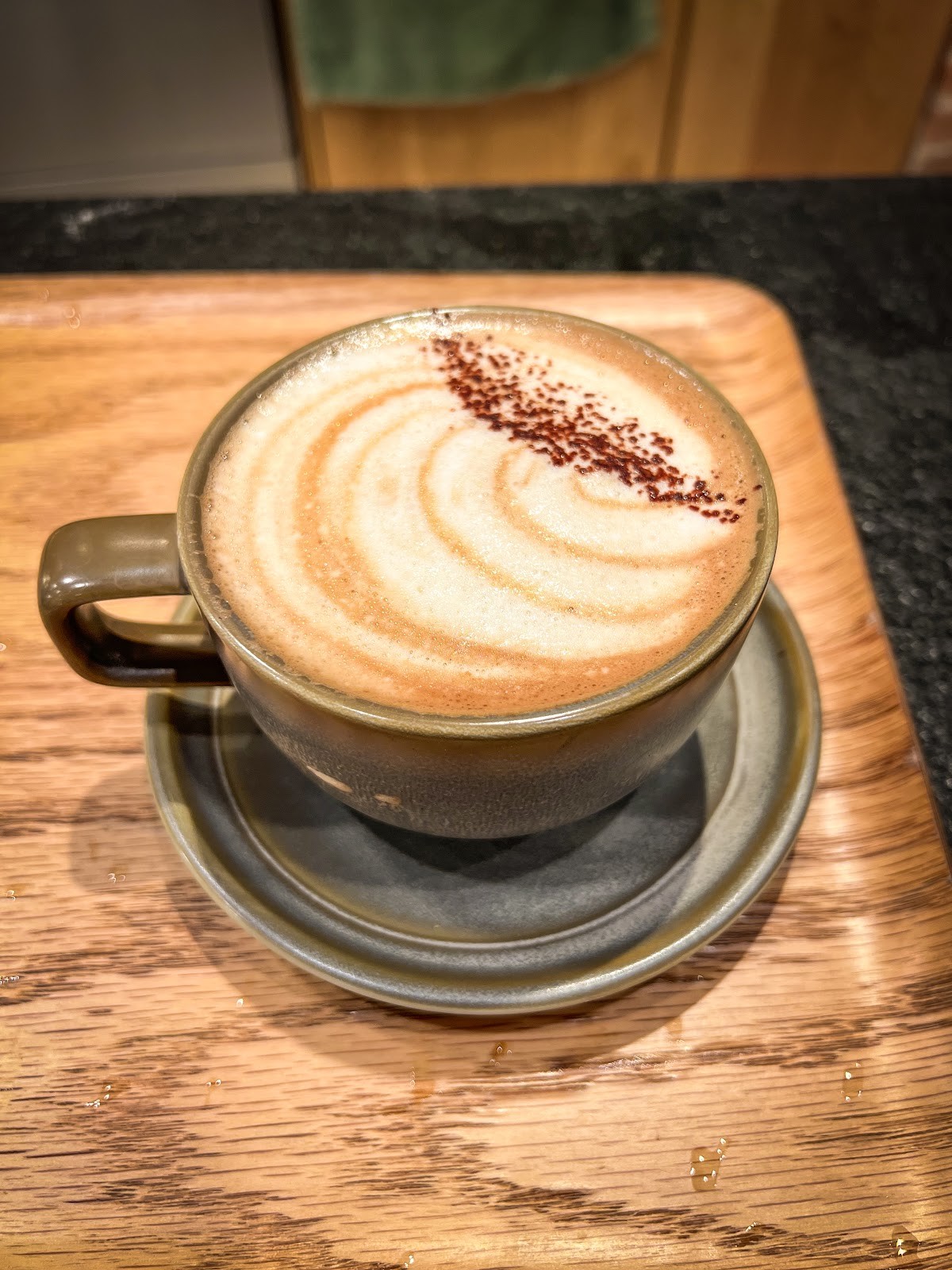 Land&Monkeys Montmartre: food & drinks