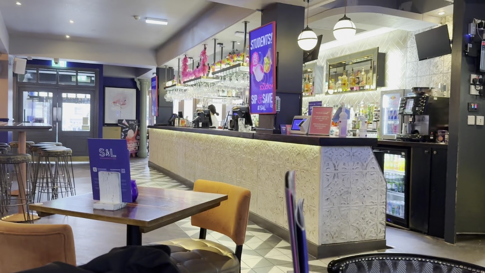 Slug & Lettuce: the place