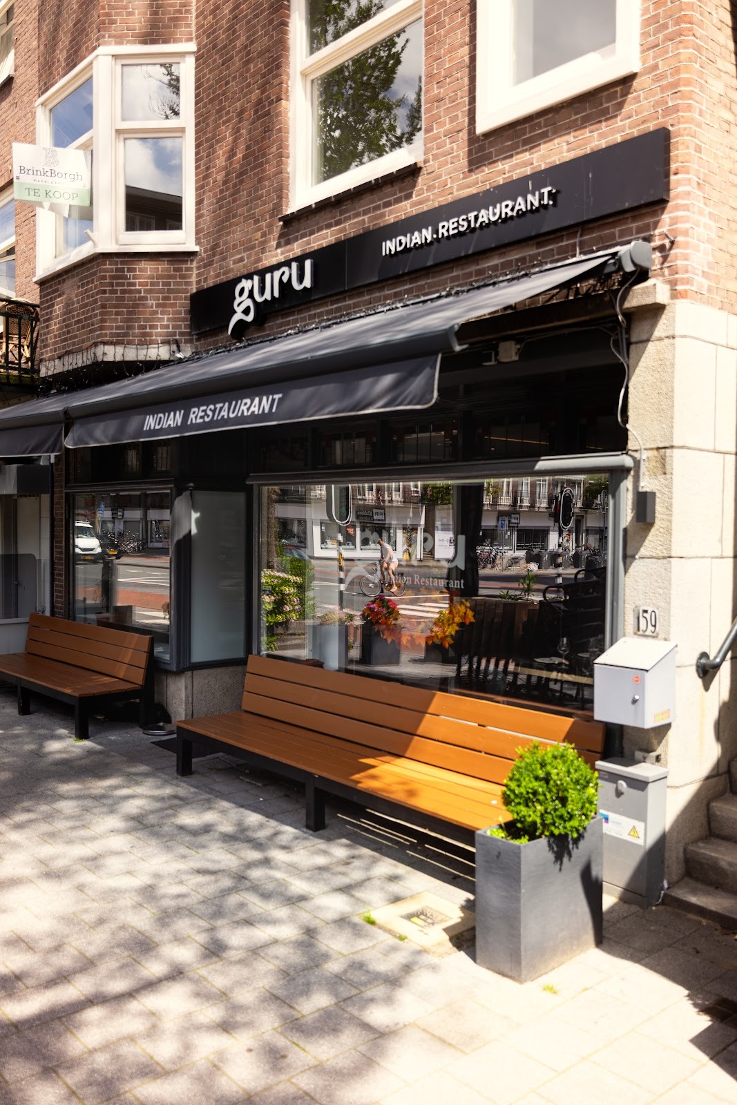 Guru Restaurant: the place
