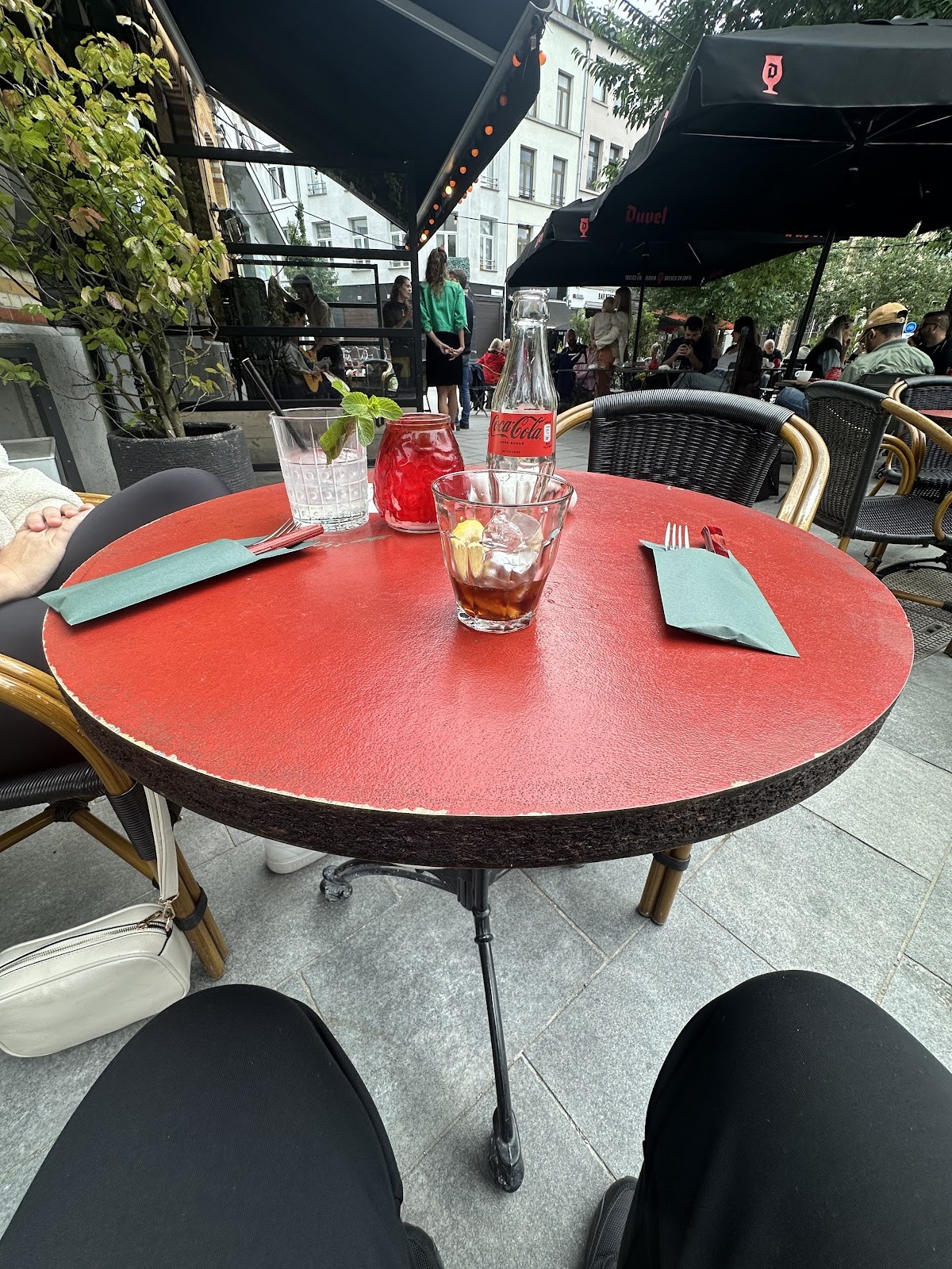 Bar d'Henri: the place