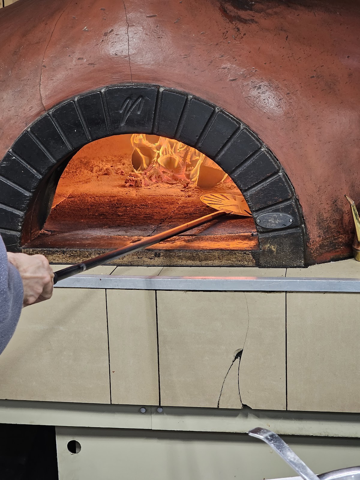 Ecco Pizzeria: the place