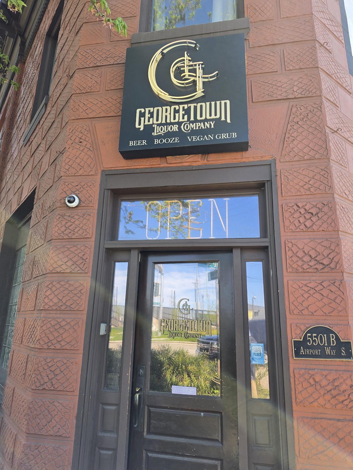 Georgetown Liquor Company: the place