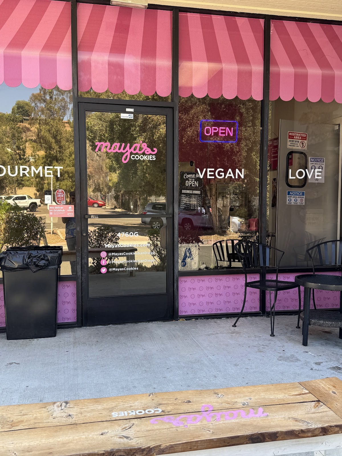 Maya's Cookies: the place