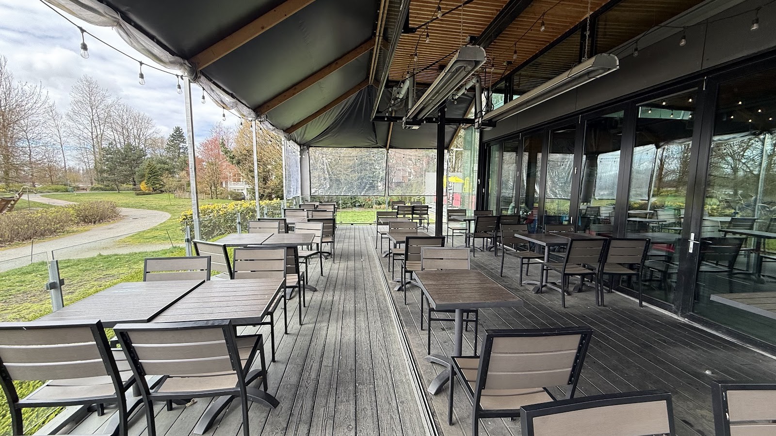 Romer's Burger Bar: the place