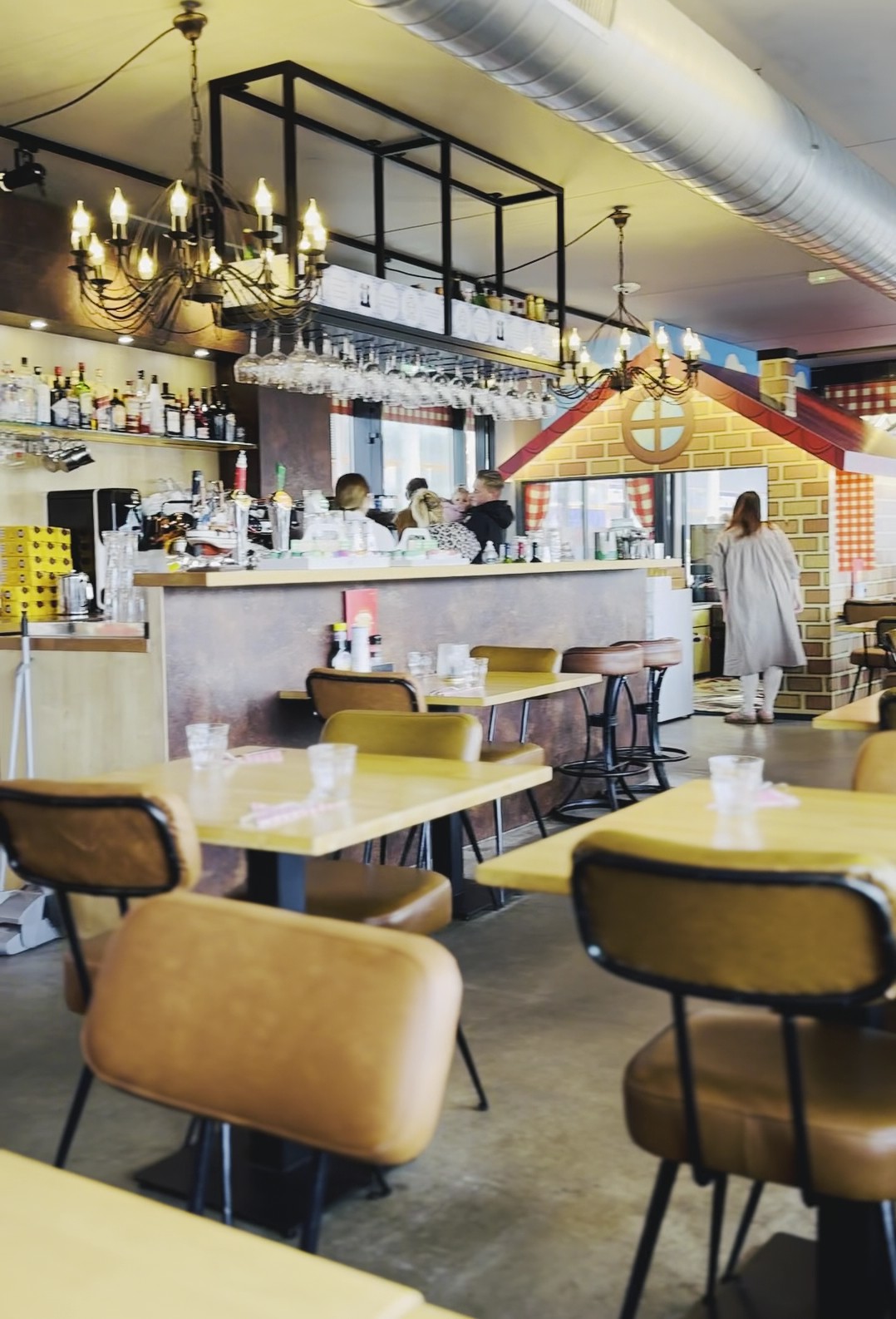Oma Toos Scheveningen, Pannenkoekenhuis Scheveningen: the place