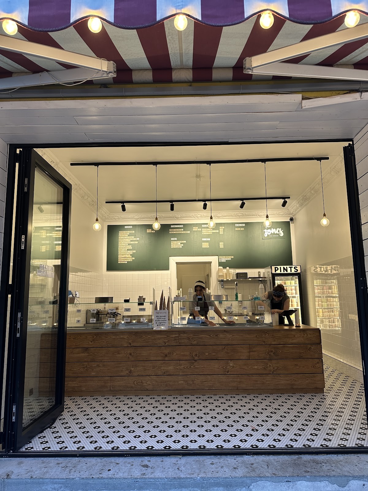 Jones ice cream Eberswalder: the place