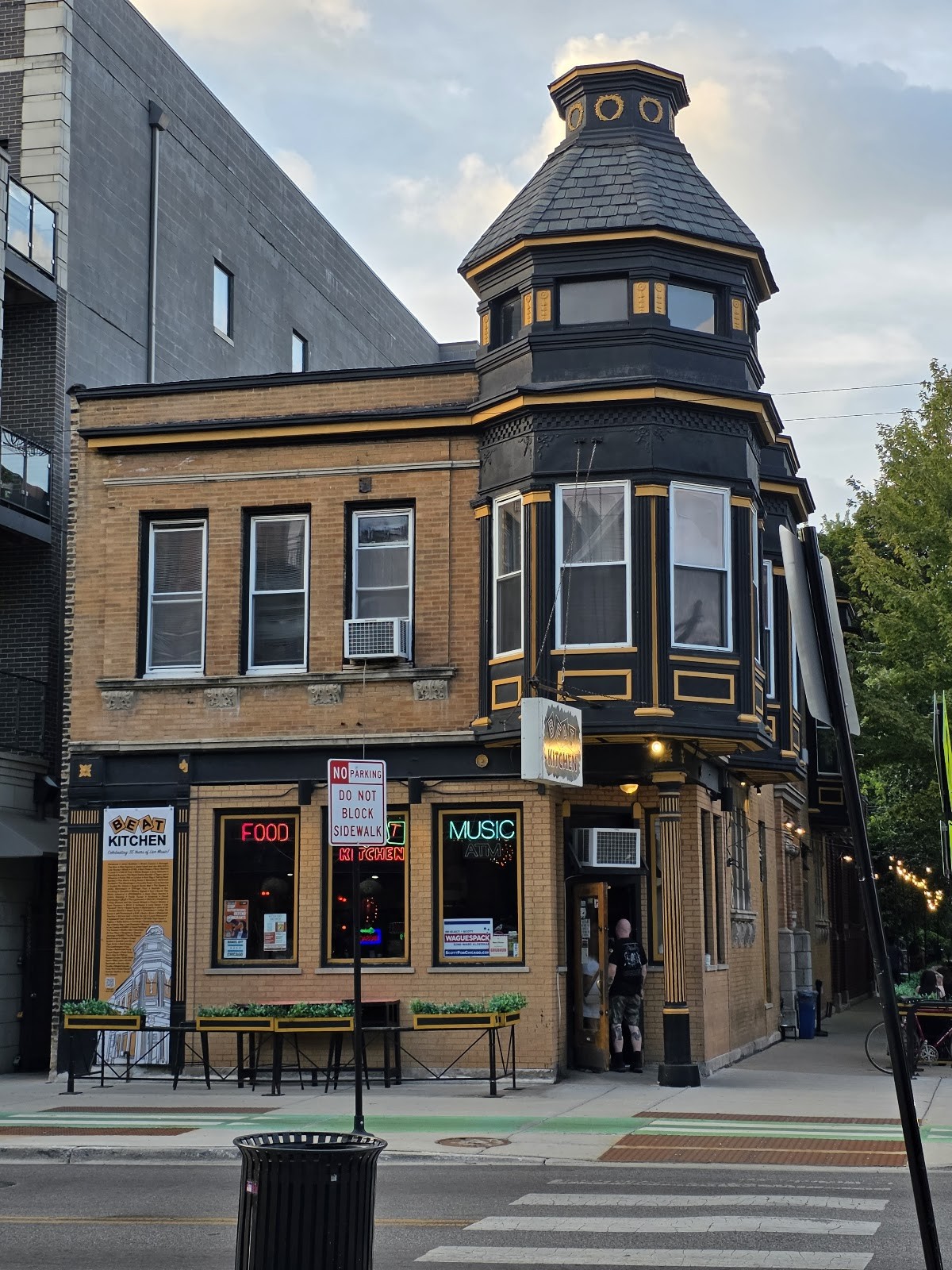 Beat Kitchen: the place