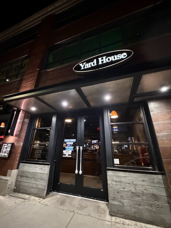 Yard House: photo